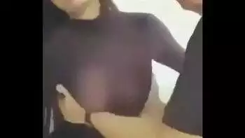 3 mulheres chupando peitos